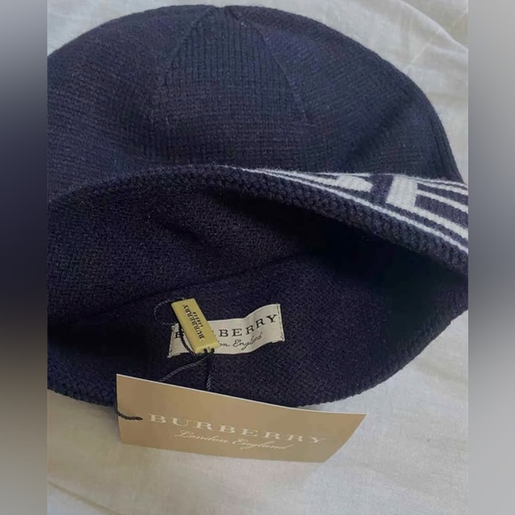 Burberry unisex beanie hat - Picture 9 of 13
